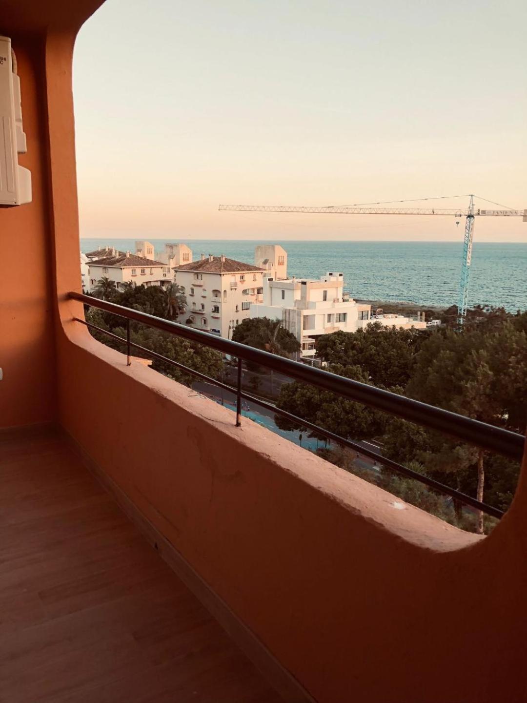 Apartamento Playa Del Cristo Естепона Екстериор снимка